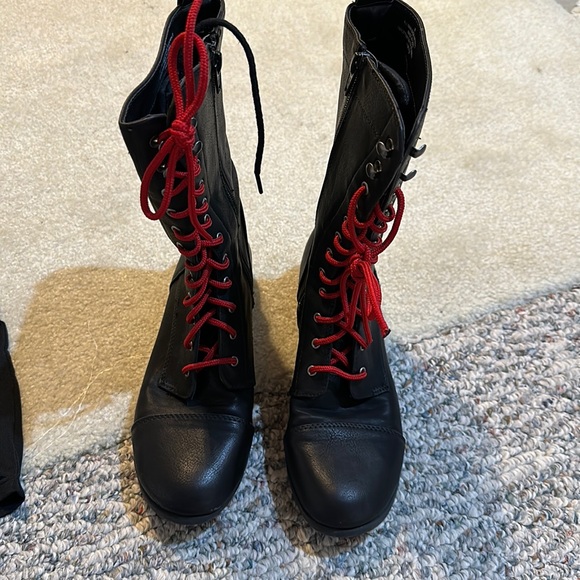 Black combat boots, size 8 - Picture 1 of 2